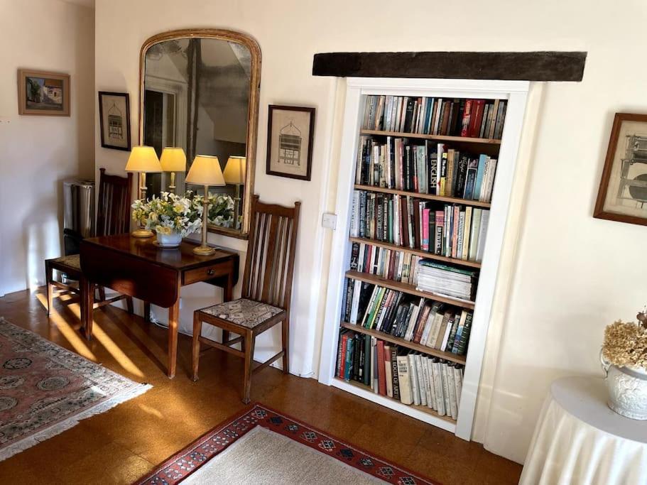Casa de Férias Barn End A Spacious Set In Mature Grounds *